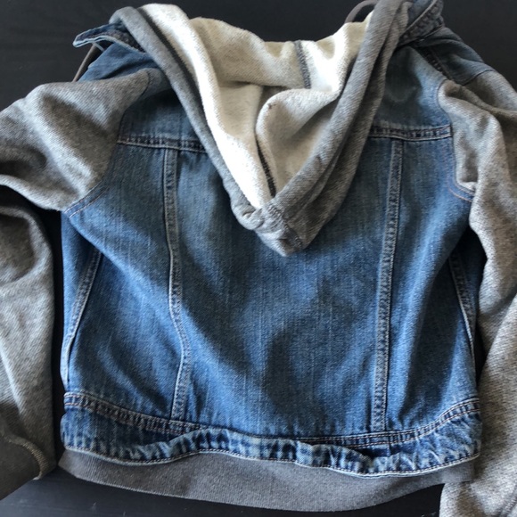 American Eagle Hooded Jean Jacket - Picture 4 of 4